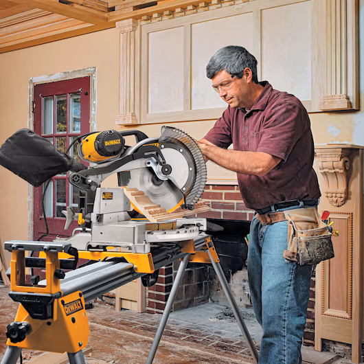 DeWalt DW716 12-in Double-Bevel Compound Miter Saw